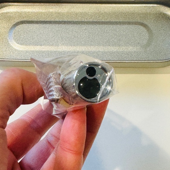 Cat Laser Toy NWOT Kitten Feline toys Silver handheld laser device  exercise toy - Picture 11 of 12